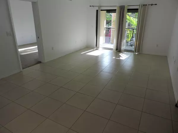 Palm Beach Gardens, FL 33418,4903 Midtown LN 3319