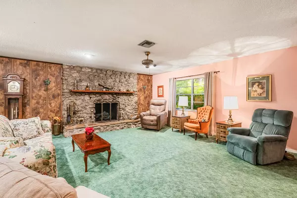 Vero Beach, FL 32968,4153 SW 1st ST