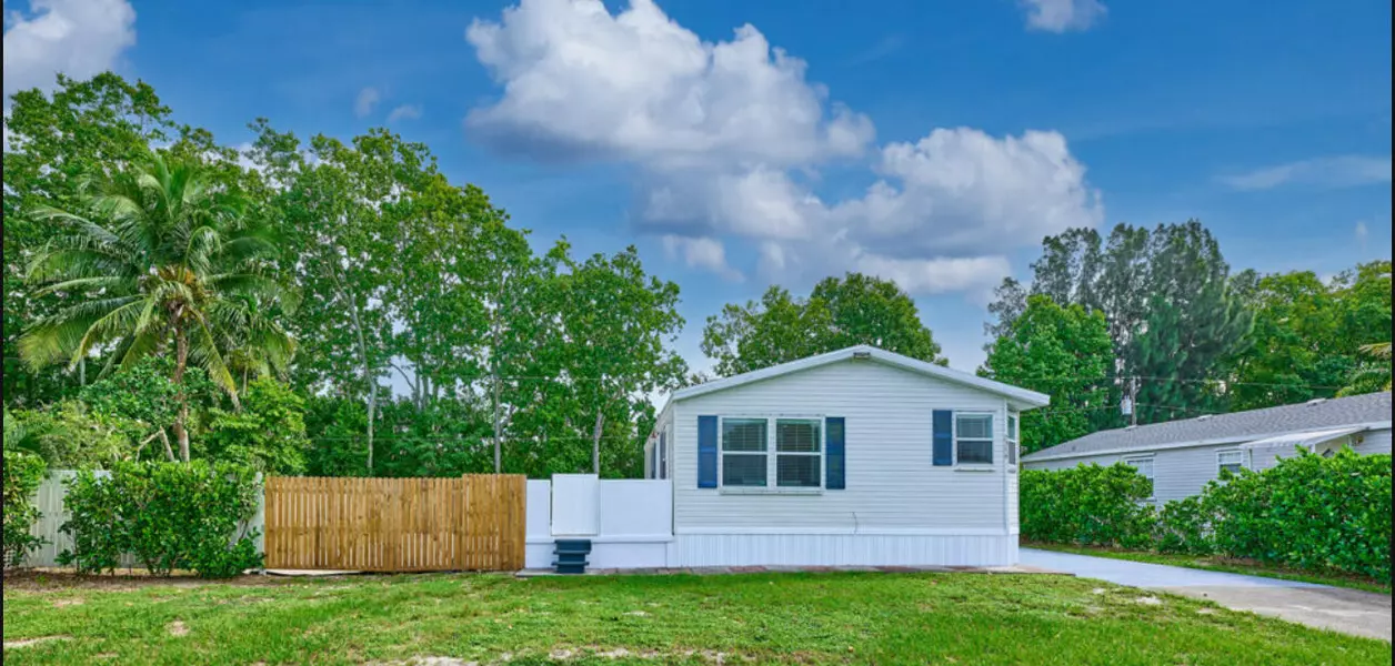 7359 SE Eagle AVE, Hobe Sound, FL 33455