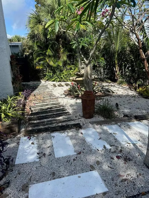 West Palm Beach, FL 33407,820 30th ST