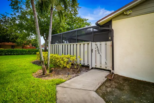 Fort Pierce, FL 34950,1435 Captains WALK 19a