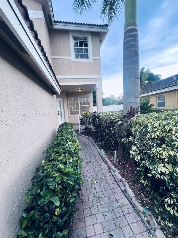 Greenacres, FL 33463,5033 Polaris CV