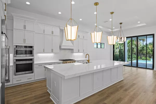 Palm Beach Gardens, FL 33418,13286 Artisan CIR
