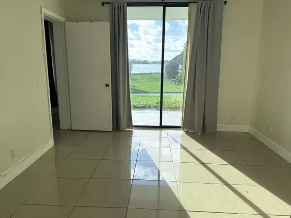 West Palm Beach, FL 33401,752 Executive Center DR 112