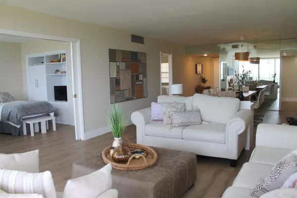 Pompano Beach, FL 33069,3520 Oaks WAY 607