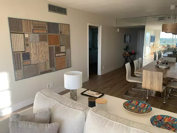 Pompano Beach, FL 33069,3520 Oaks WAY 607