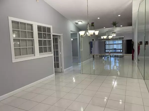 Lake Worth, FL 33467,4711 E Lucerne Lakes BLVD 204