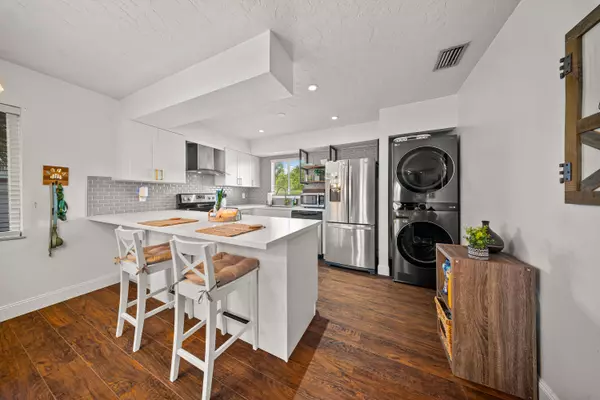 Port Saint Lucie, FL 34952,197 SE Village DR 197