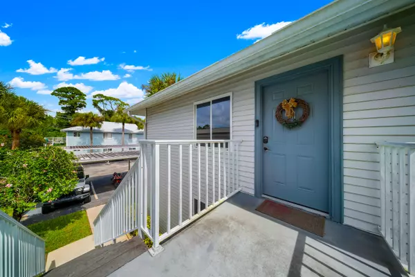 197 SE Village DR 197, Port Saint Lucie, FL 34952