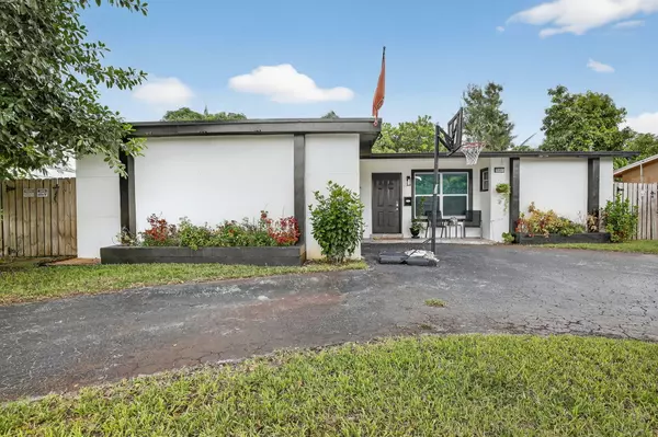 Sunrise, FL 33313,7451 NW 21st ST