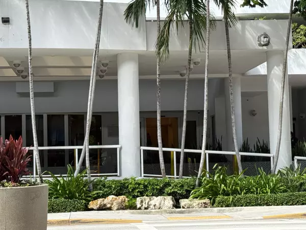 Miami Beach, FL 33139,1800 Sunset Harbou DR Ph-6