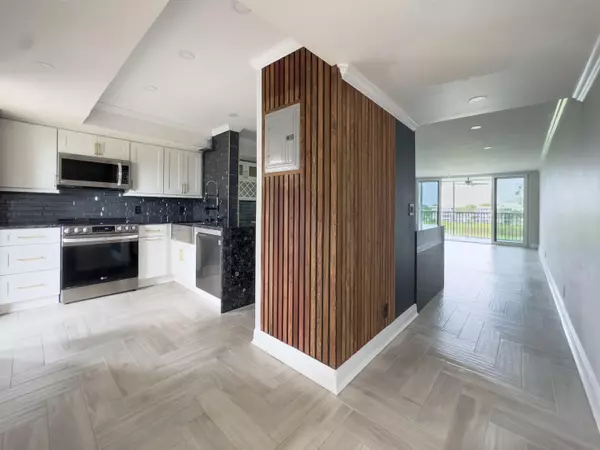 3001 S Course DR 408, Pompano Beach, FL 33069