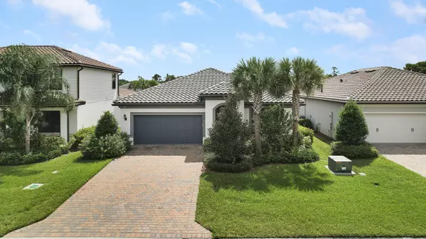 534 SE Crathes ST, Port Saint Lucie, FL 34984