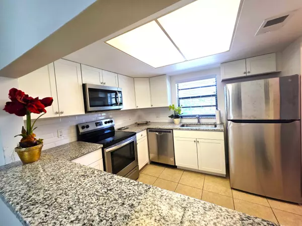 Vero Beach, FL 32960,400 18th ST M-7