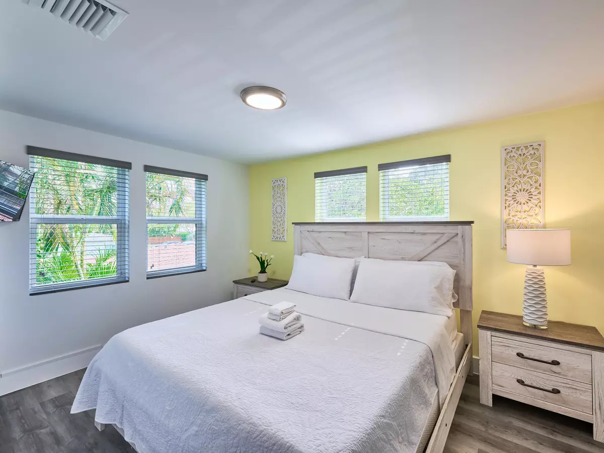 Hollywood, FL 33020,2020 Washington ST 4