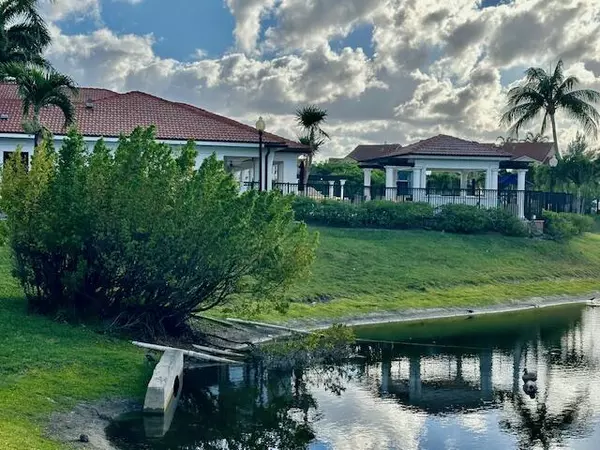 Boynton Beach, FL 33435,402 Villa CIR
