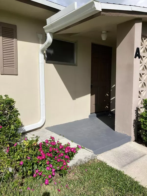 West Palm Beach, FL 33415,5263 Cresthaven BLVD A