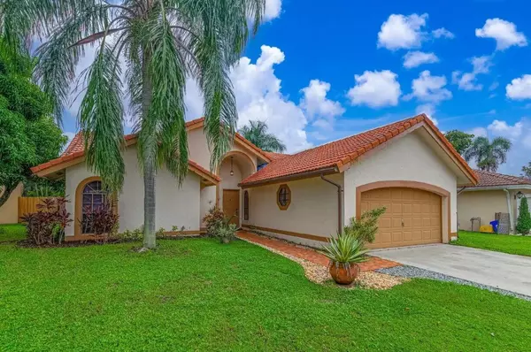 5370 Helene CIR, Boynton Beach, FL 33472