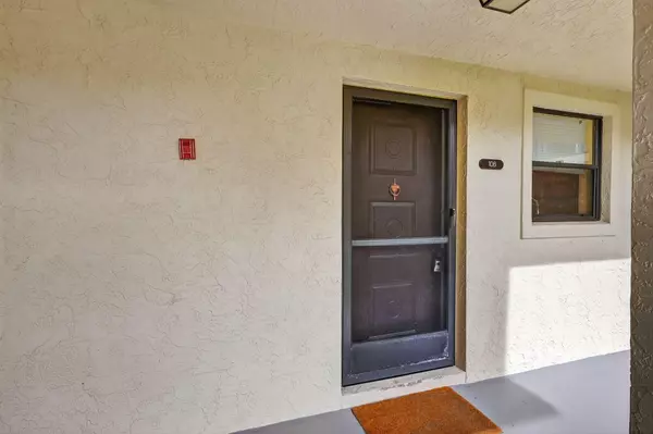 Stuart, FL 34997,181 SW South River DR 106