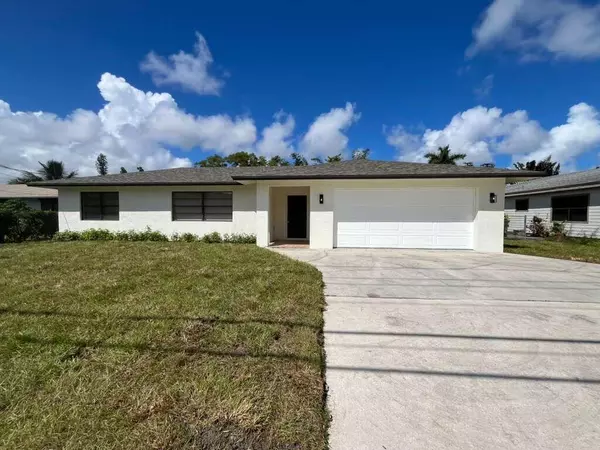 2141 Hypoluxo RD, Lake Worth, FL 33462