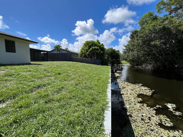 Lake Worth, FL 33462,2141 Hypoluxo RD