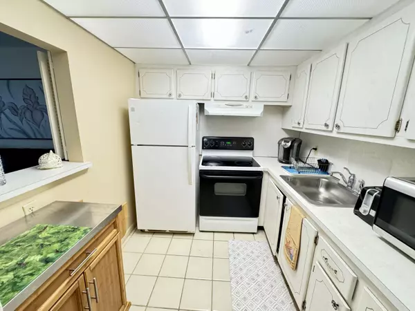Deerfield Beach, FL 33442,187 Tilford J