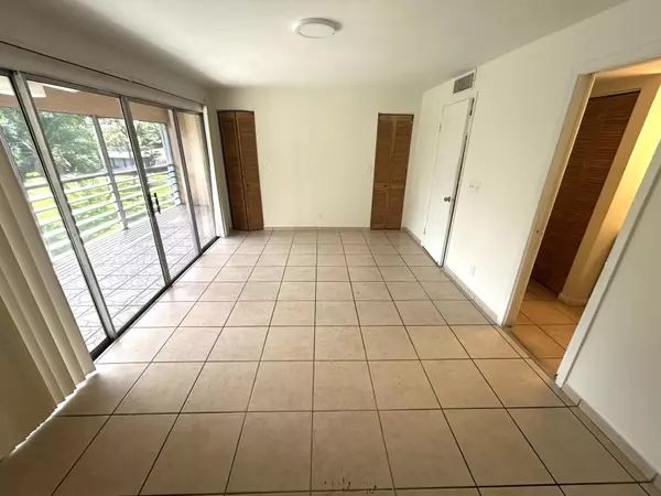 Palm Springs, FL 33461,2000 Springdale BLVD 3a