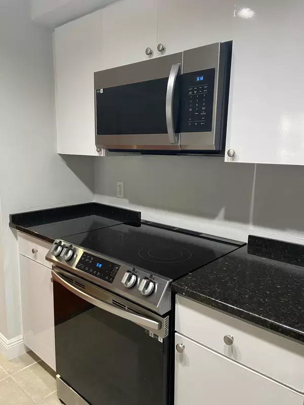 Hollywood, FL 33020,1919 Van Buren ST 601