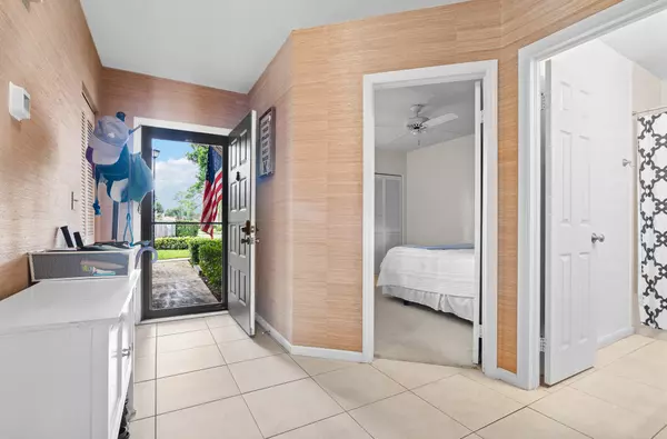 Palm Beach Gardens, FL 33418,1101 Duncan CIR 102