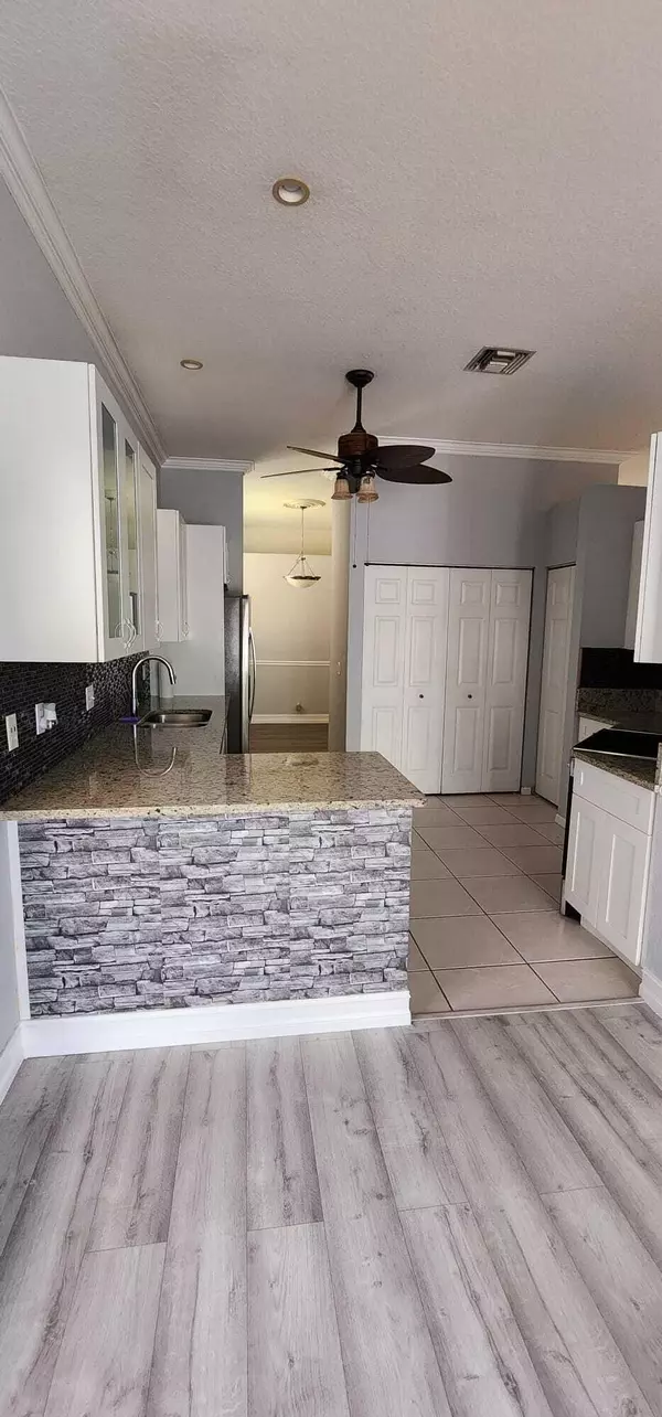 Royal Palm Beach, FL 33411,146 Prestige DR