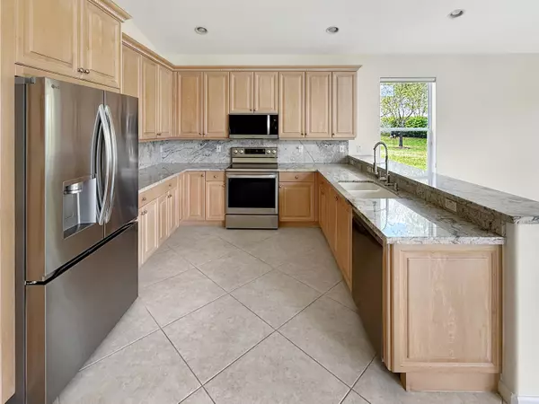 Lake Worth, FL 33467,7725 Royale River LN