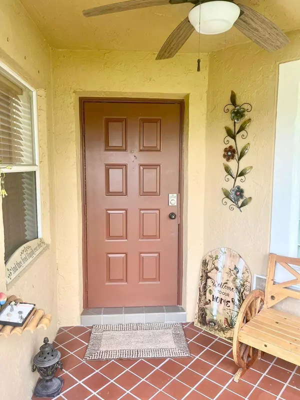 Boynton Beach, FL 33437,6817 Barnwell DR