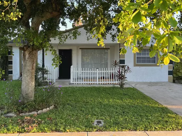 10705 Aquarius LN, Royal Palm Beach, FL 33411