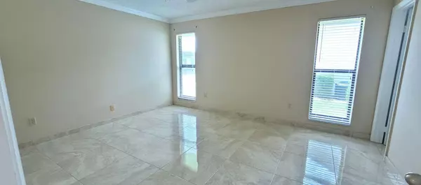 Greenacres, FL 33463,6060 Baywood LN