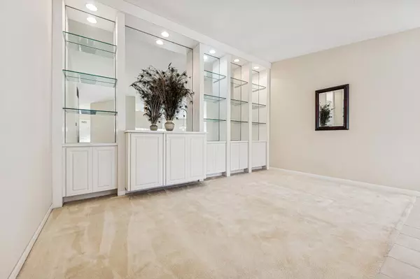 West Palm Beach, FL 33411,7885 Olympia DR