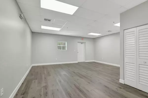 Fort Pierce, FL 34982,3801 Oleander AVE 3807