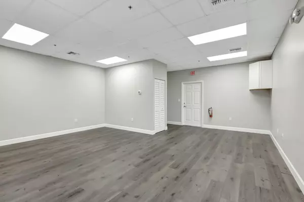 Fort Pierce, FL 34982,3801 Oleander AVE 3807