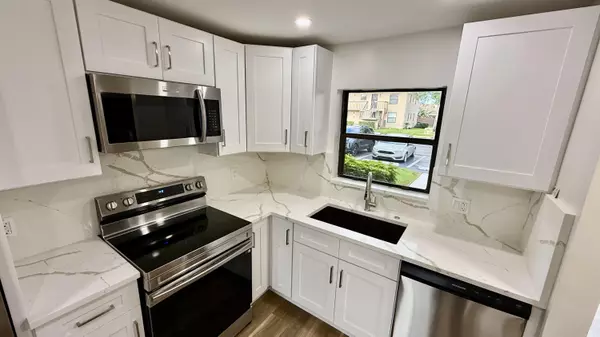 21905 Lake Forest CIR 101, Boca Raton, FL 33433