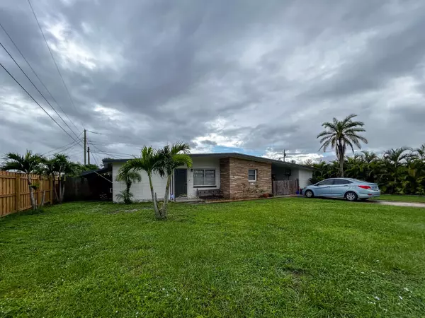 Port Saint Lucie, FL 34952,768 Cypress ST