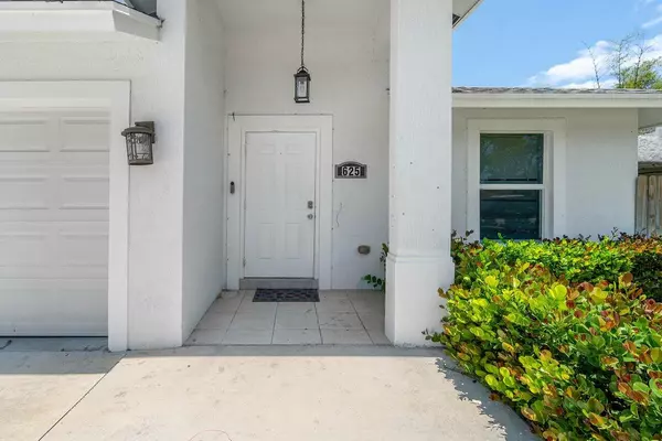 West Palm Beach, FL 33405,625 Forest Hill BLVD