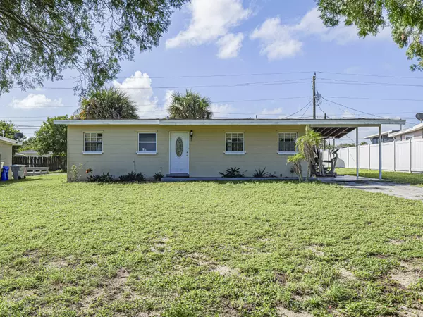 Vero Beach, FL 32962,563 SW 4th PL