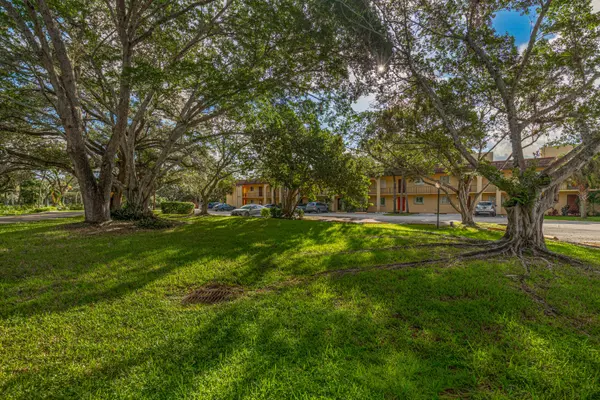 Boca Raton, FL 33486,848 SW 9th Street CIR 105