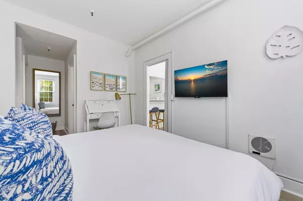 Palm Beach, FL 33480,235 Sunrise AVE 2259