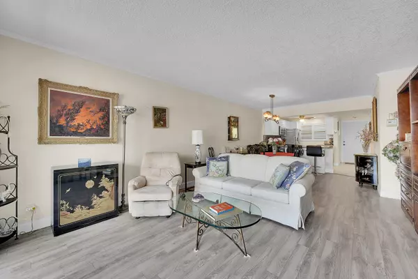 North Palm Beach, FL 33408,29 Yacht Club DR 504