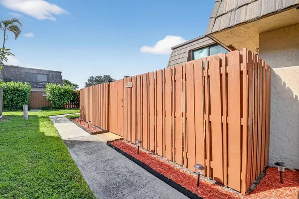 West Palm Beach, FL 33406,4023 Palm Bay CIR D