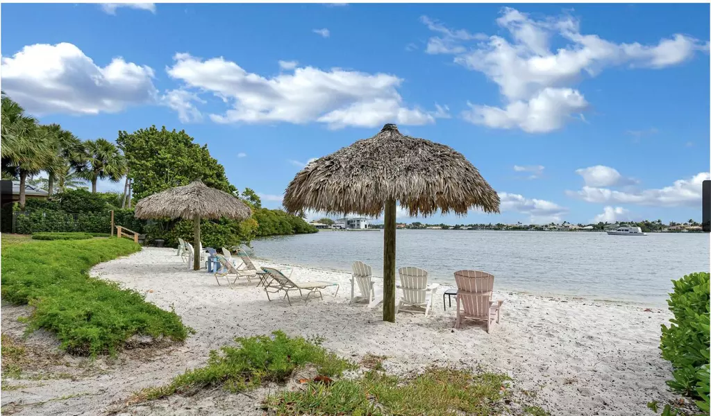 200 Scotia DR 305, Hypoluxo, FL 33462