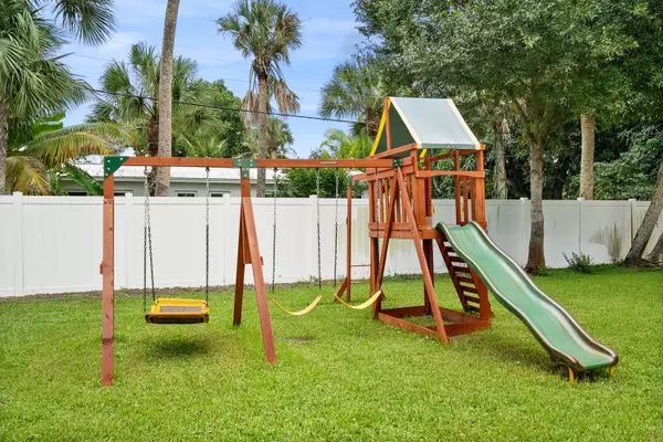 Stuart, FL 34996,217 SE Oriole AVE