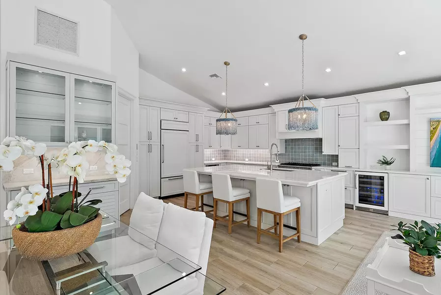 189 Shelter LN, Jupiter Inlet Colony, FL 33469