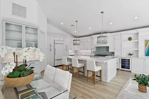 189 Shelter LN, Jupiter Inlet Colony, FL 33469