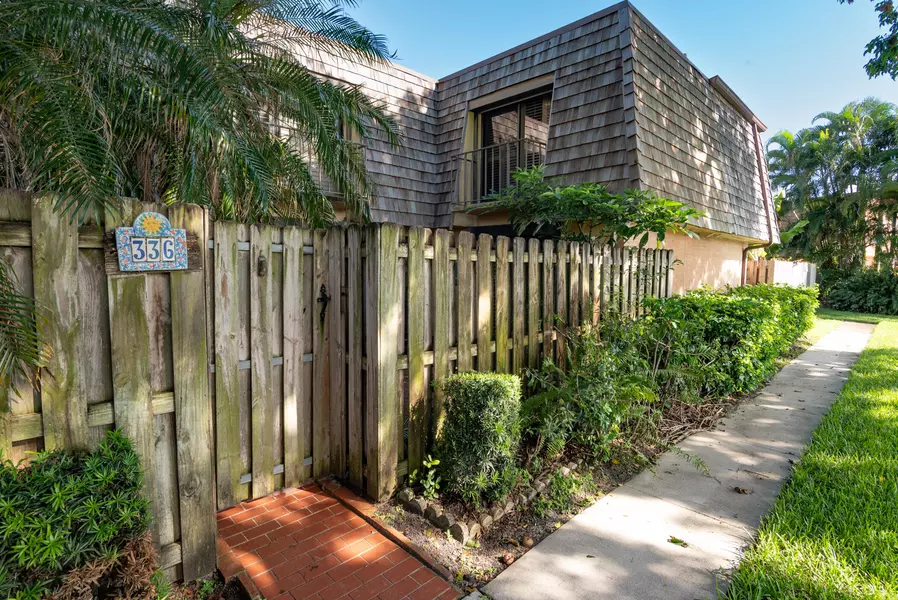 336 Lake Arbor DR, Palm Springs, FL 33461